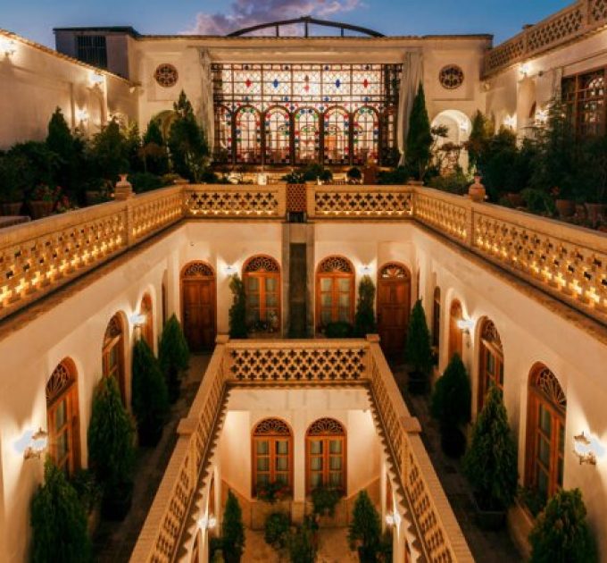 هتل سنتی قصر منشی اصفهان